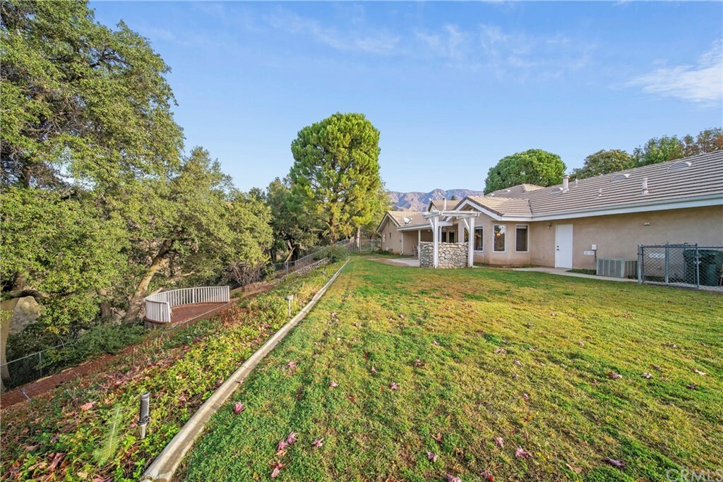 Property Photo:  13154 Oak Crest Drive  CA 92399 