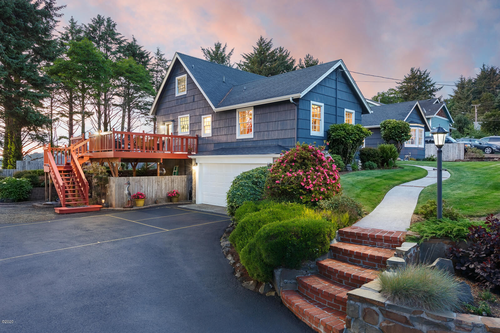 Property Photo: 2211 NE 36th Drive OR 97367