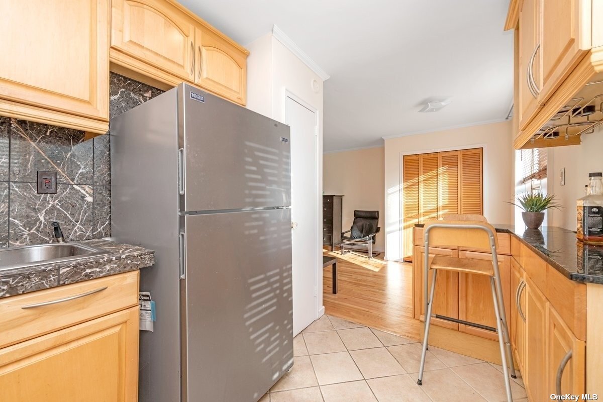 Property Photo: 67-50 Thornton Place 6U NY 11375