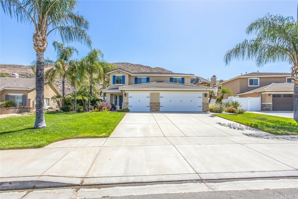 Property Photo: 7859 La Cresta Street CA 92346
