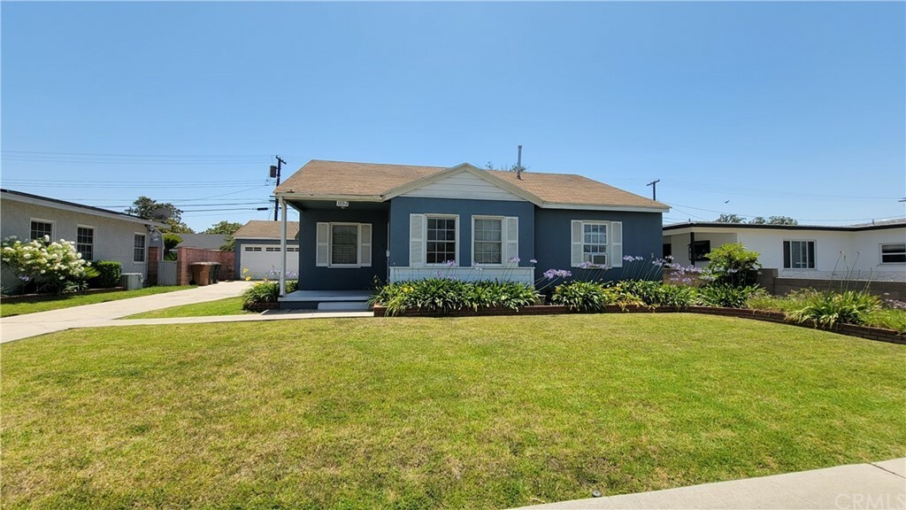 1852 W Oak Avenue  Fullerton CA 92833 photo