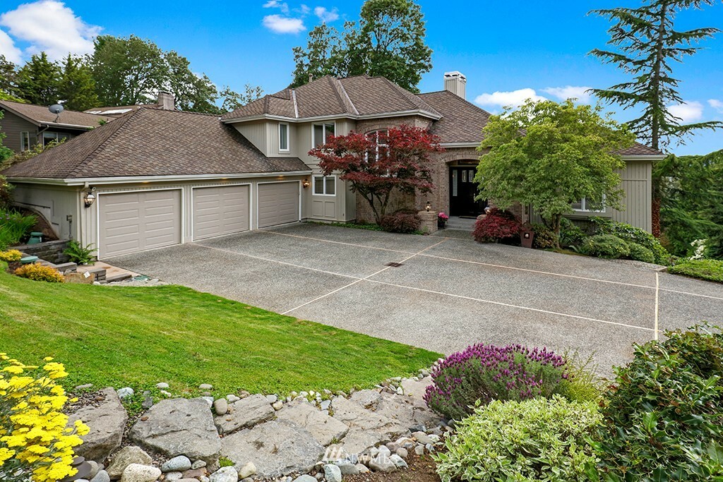 Property Photo:  8182 W Mercer Way  WA 98040 