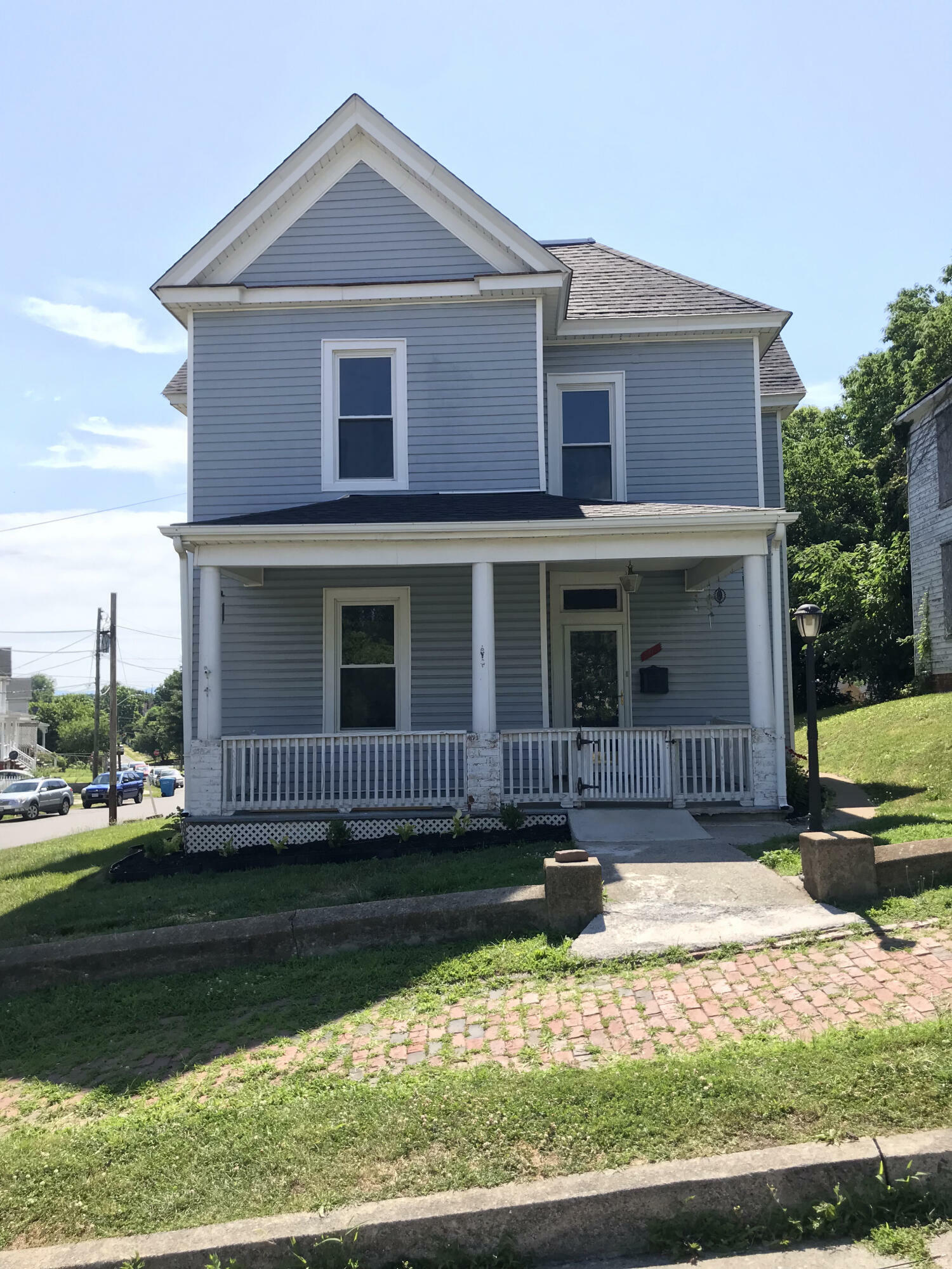 Property Photo:  502 5th St SE  VA 24013 