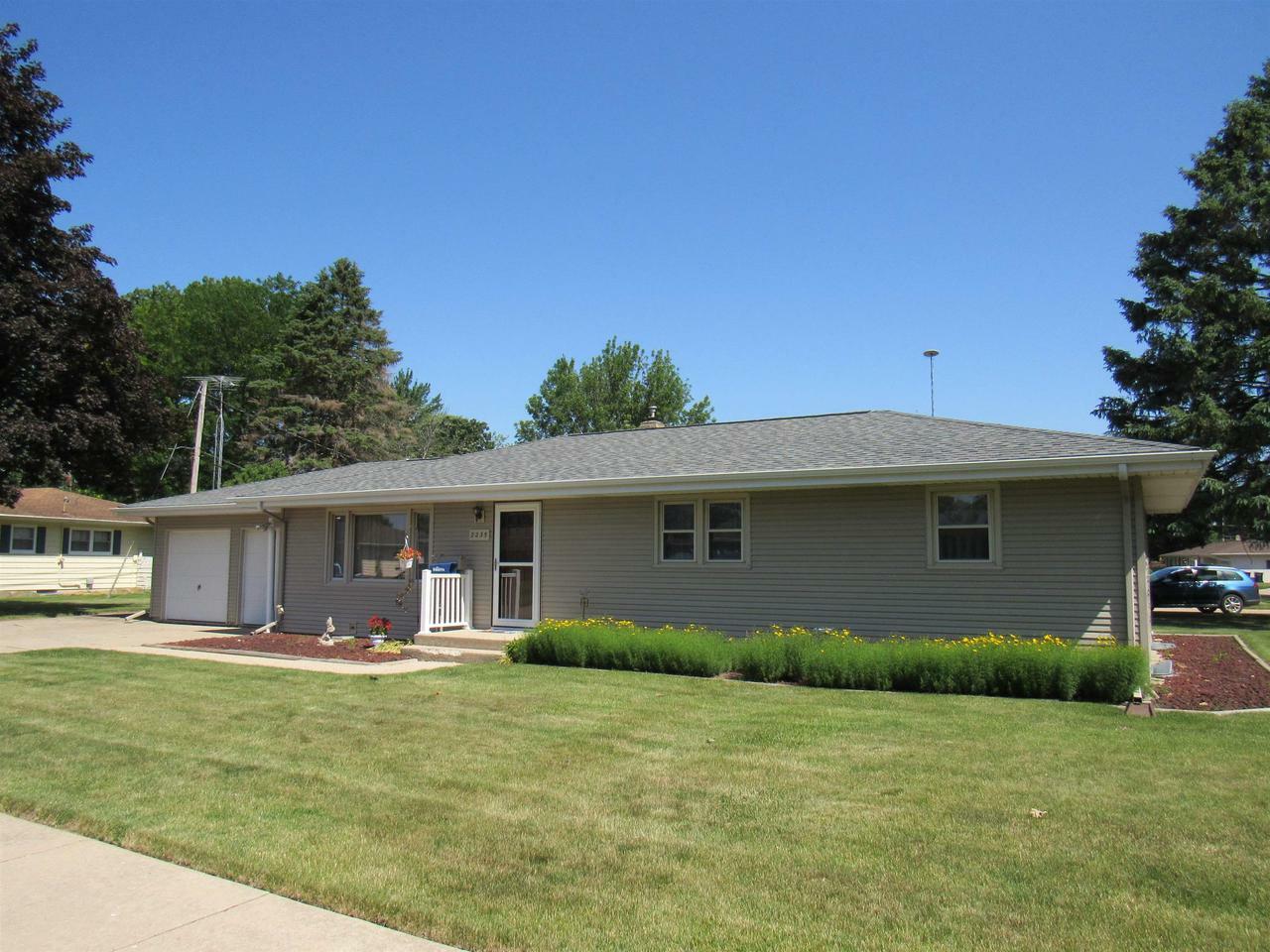 Property Photo:  2235 Cornell Ave  WI 53545 