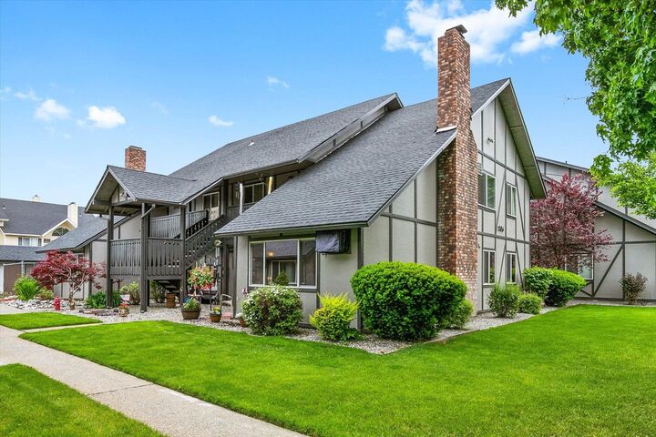 206 E Weile Ave 2  Spokane WA 99218 photo