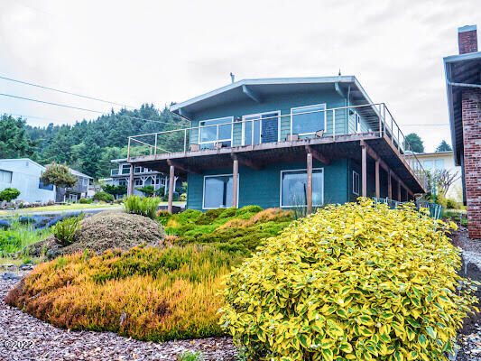 Property Photo: 1918 NE 66th Street OR 97367