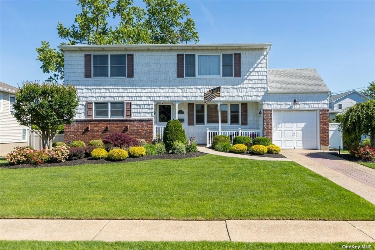 Property Photo: 29 Meadow Wood Lane NY 11735
