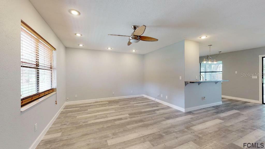 Property Photo:  115 Berkshire Lane  FL 32137 