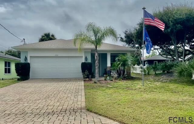 Property Photo: 2706 Daytona Avenue FL 32136