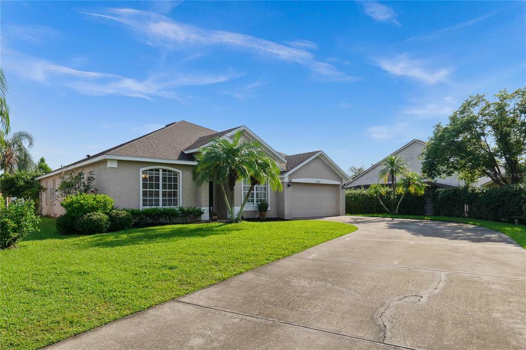 Property Photo: 13500 Guildhall Circle FL 32828