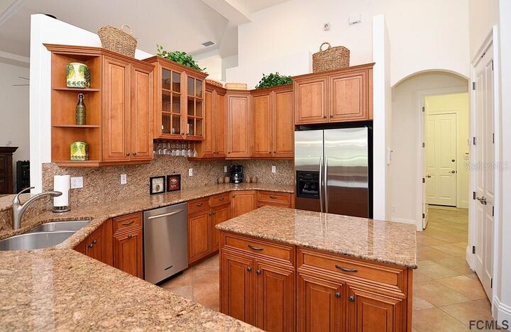 Property Photo:  6 Las Palmas Way  FL 32137 