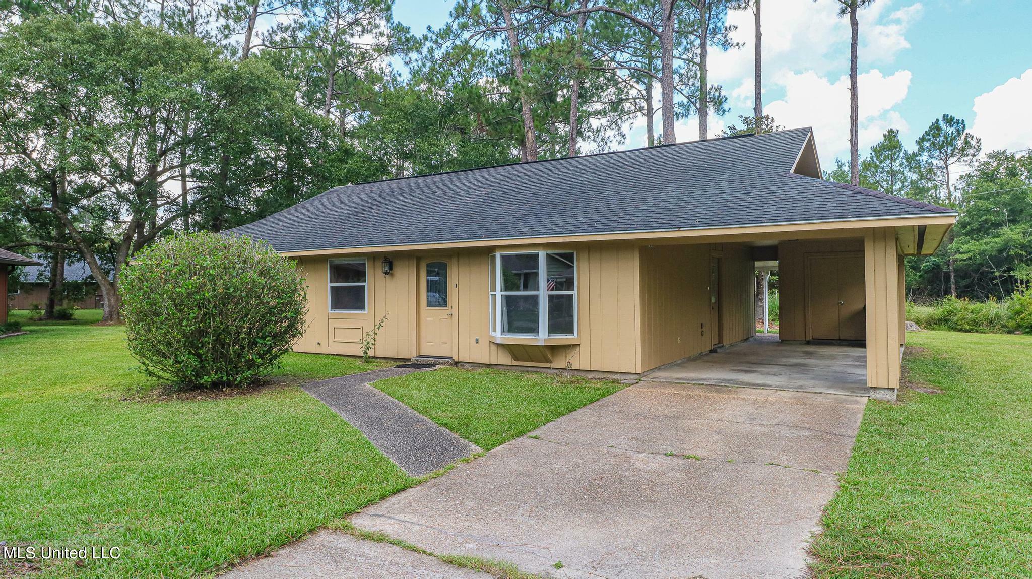 Property Photo:  3 Fox Trot  MS 39525 