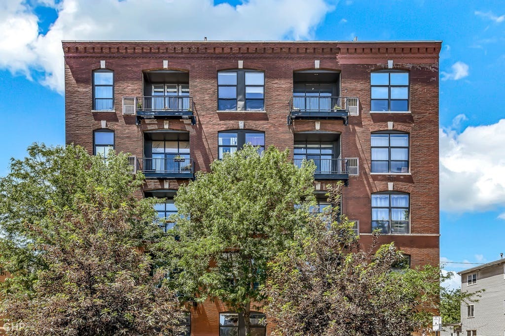 Property Photo: 1820 N Spaulding Avenue 603 IL 60647