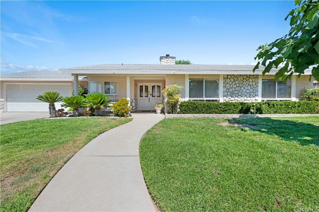 Property Photo:  26164 Largo Place  CA 92544 