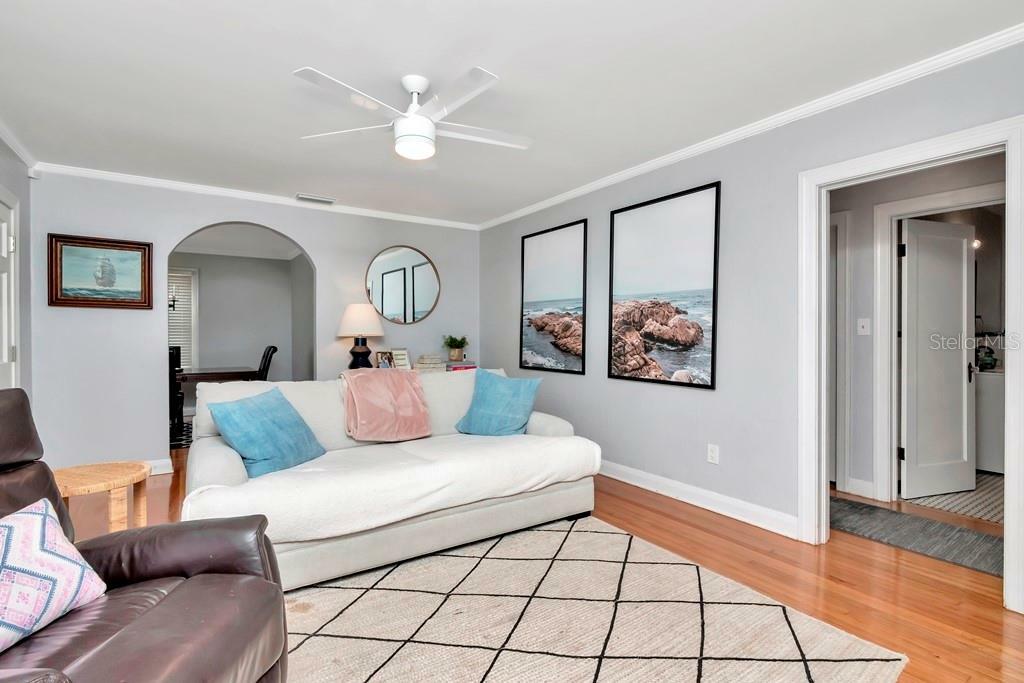 Property Photo:  104 S Beverly Avenue  FL 33609 