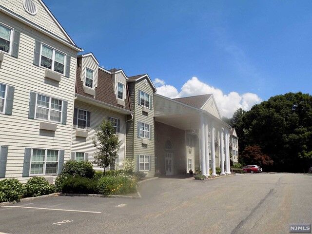 Property Photo: 4 Richmond Road 104 NJ 07480