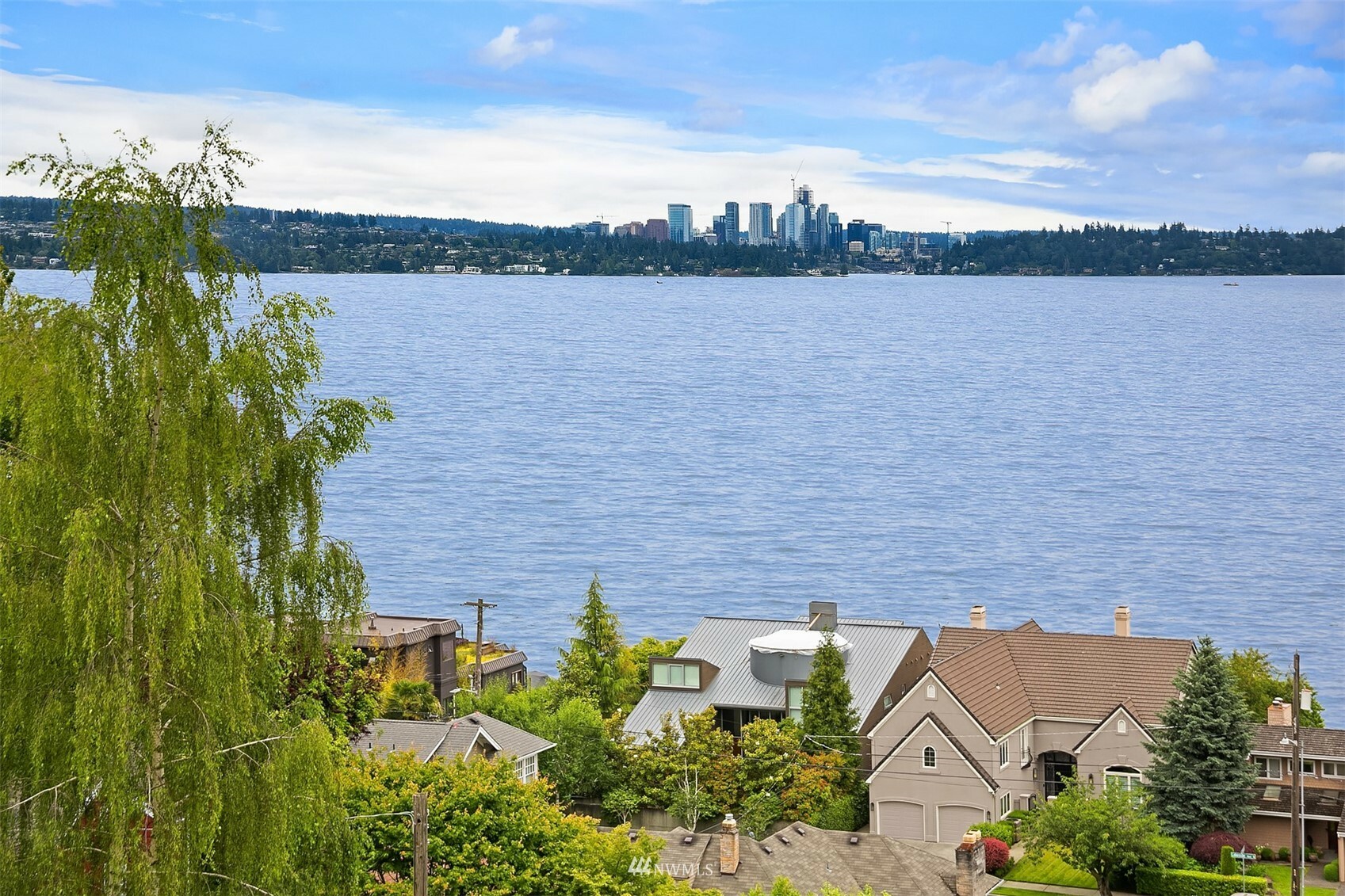 Property Photo:  923 Lake Washington Boulevard S  WA 98144 