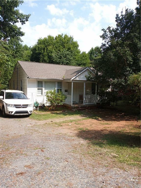 Property Photo:  720 Dewolfe Street  NC 28208 