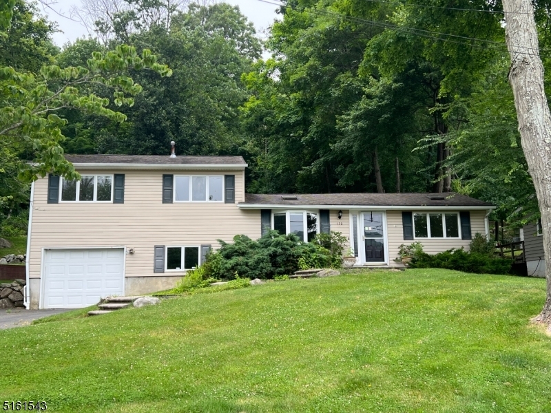 Property Photo:  120 Seneca Lake Rd  NJ 07871 