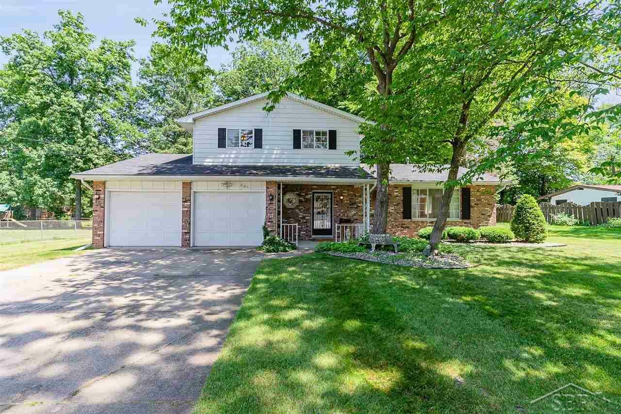 Property Photo:  685 Fritzler Drive  MI 48609 