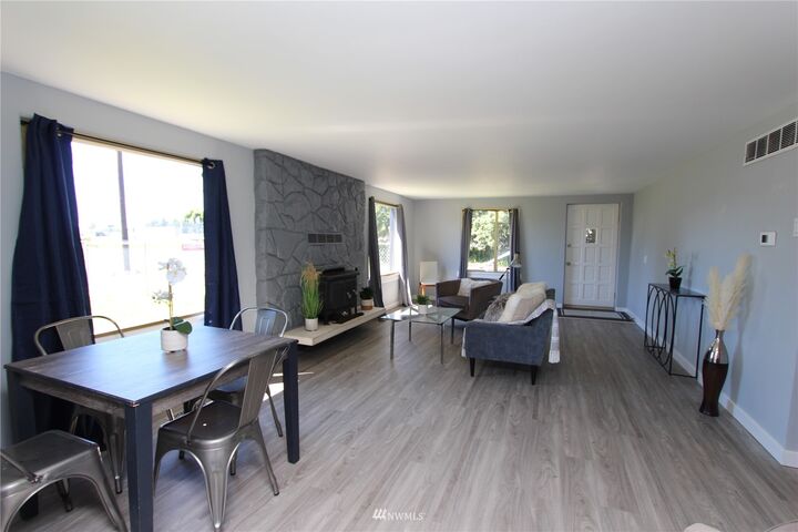 Property Photo:  1010 Ash Avenue  WA 98270 