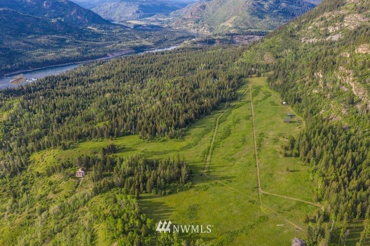 Property Photo:  4096 N Stone Mountain Way  WA 99114 