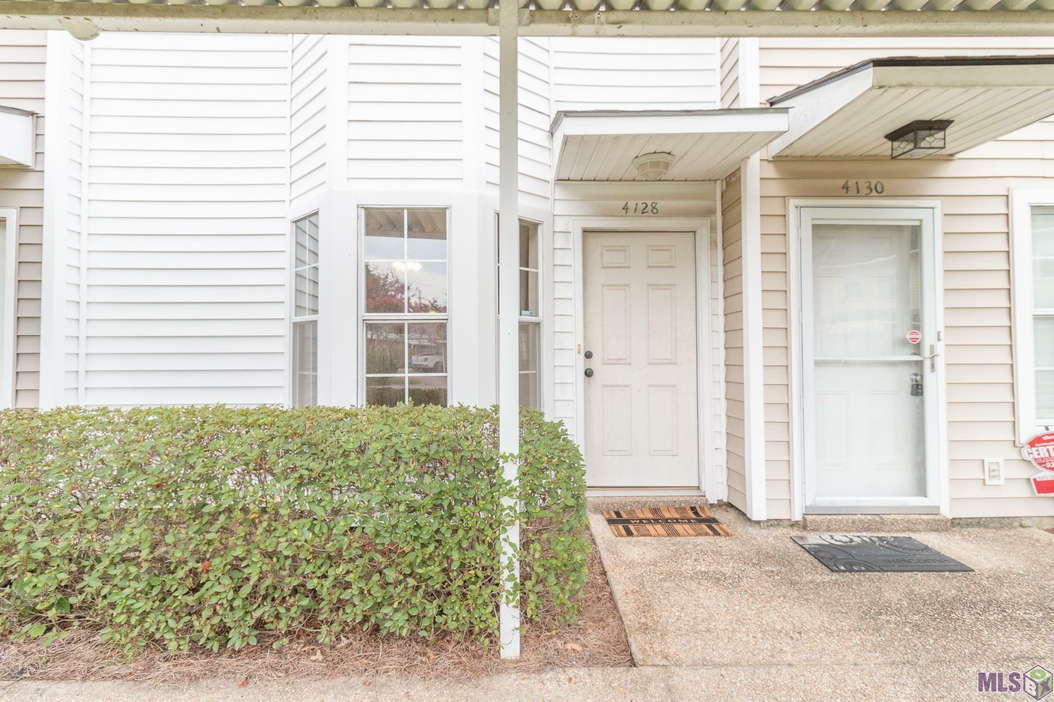 Property Photo: 4128 Jefferson Woods Dr LA 70809