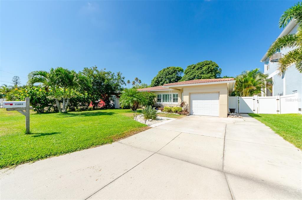 Property Photo: 15802 2nd Street E FL 33708