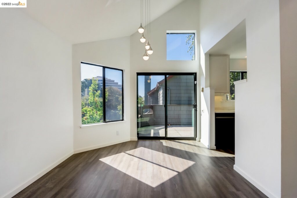 Property Photo:  1005 Shoreline Dr  CA 94404 