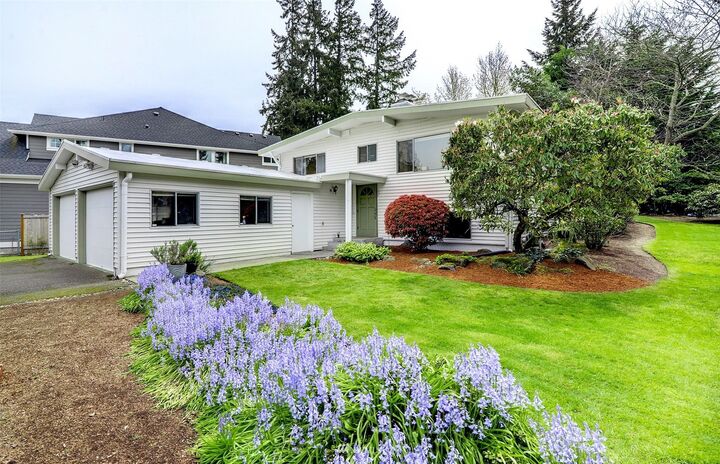 Property Photo:  15107 SE 42nd Place  WA 98006 