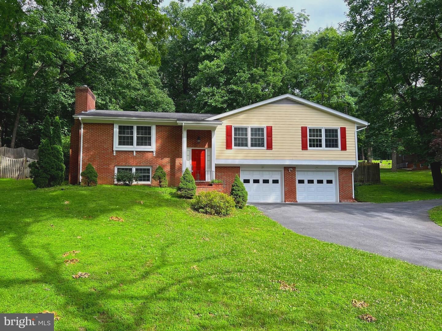 Property Photo:  105 Old Forest Circle  VA 22602 