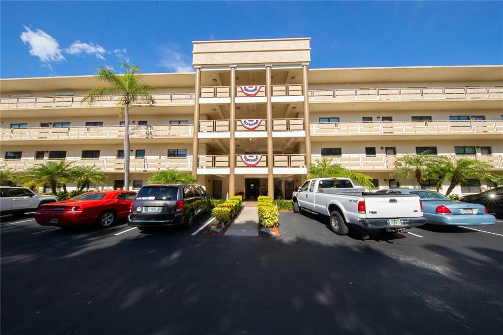 Property Photo: 6070 80th Street N 108 FL 33709