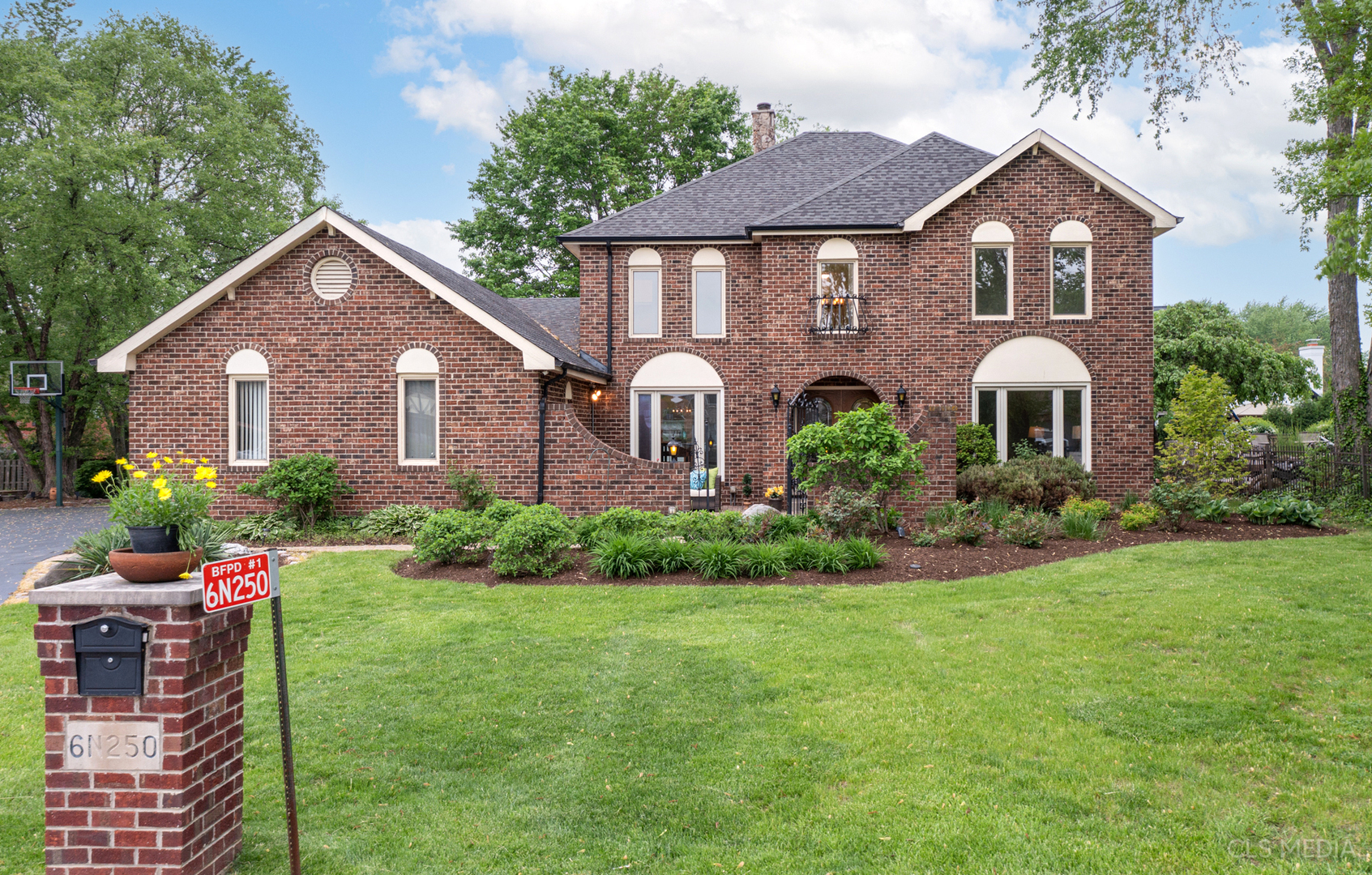 Property Photo: 6N250 James Court IL 60157