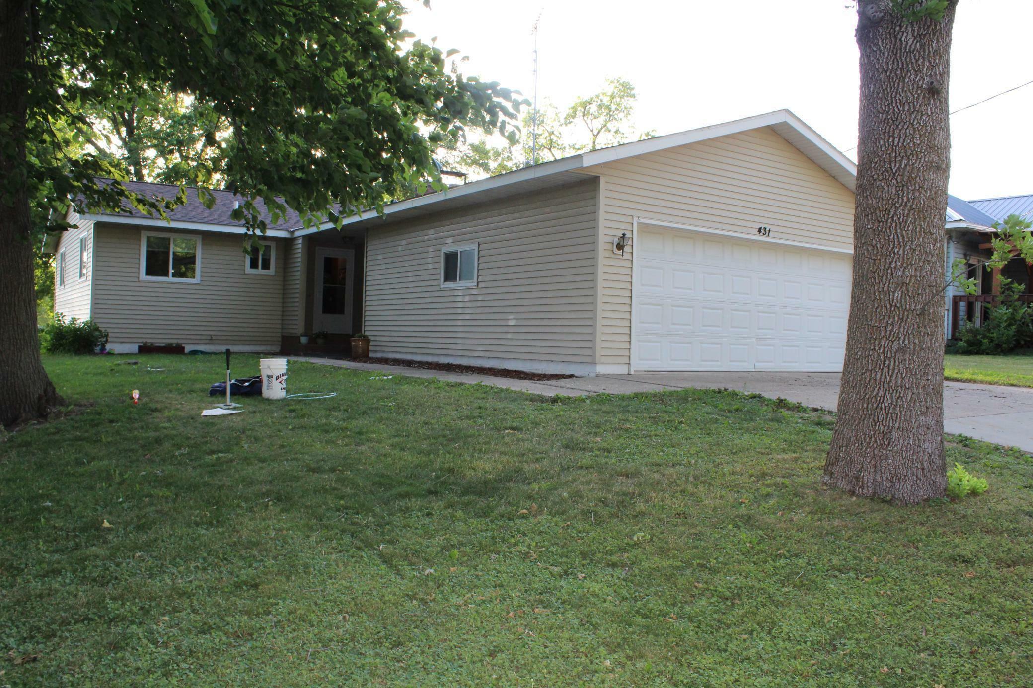 Property Photo:  431 Central Avenue N  MN 55389 