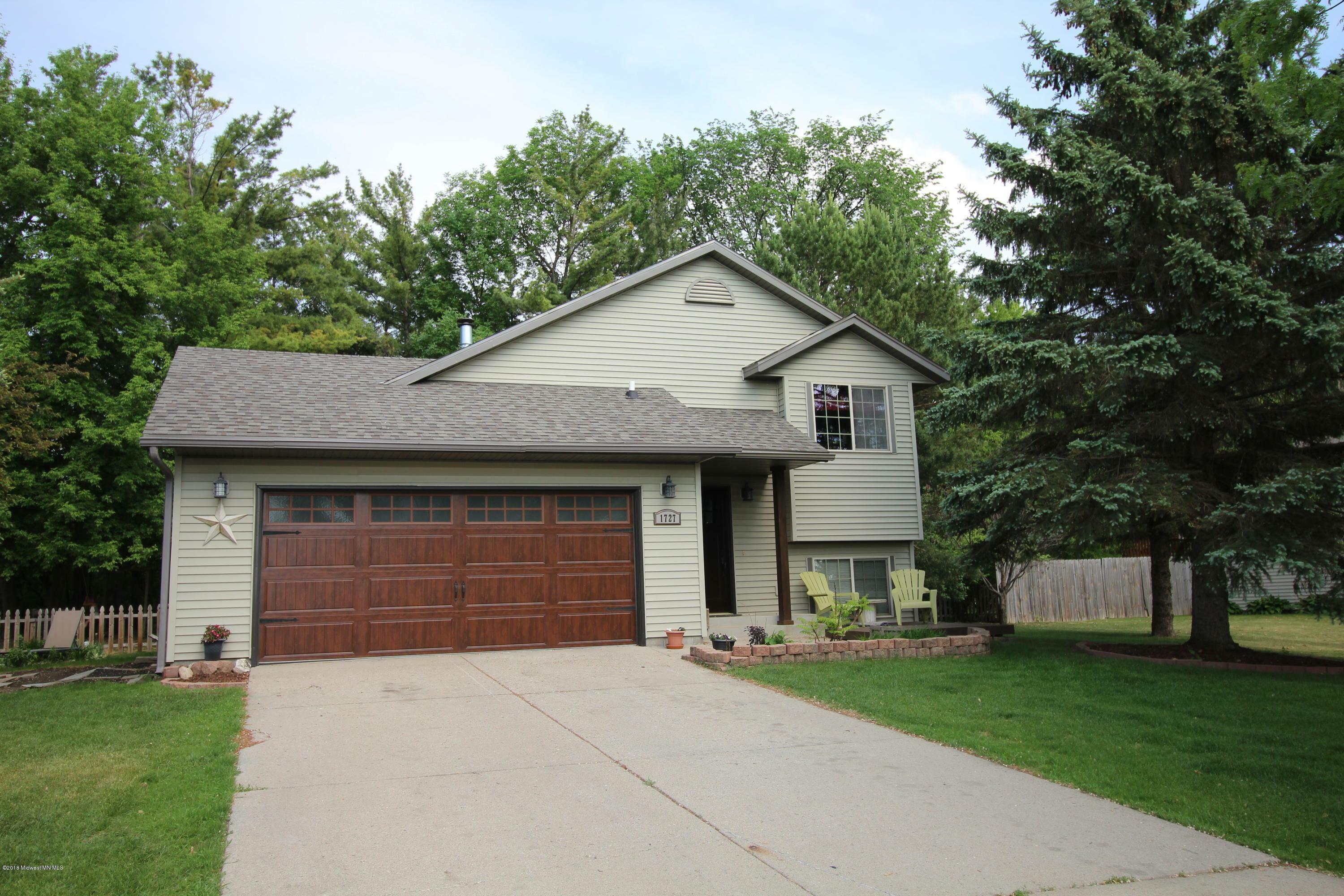 Property Photo: 1727 S Mill Street MN 56537