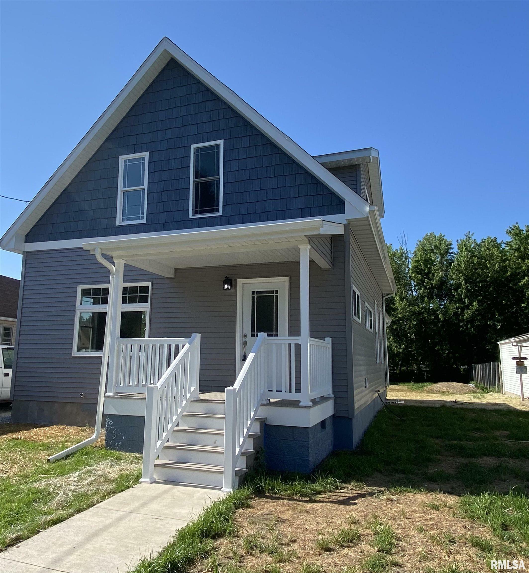 Property Photo:  105 W Birch  IL 61520 