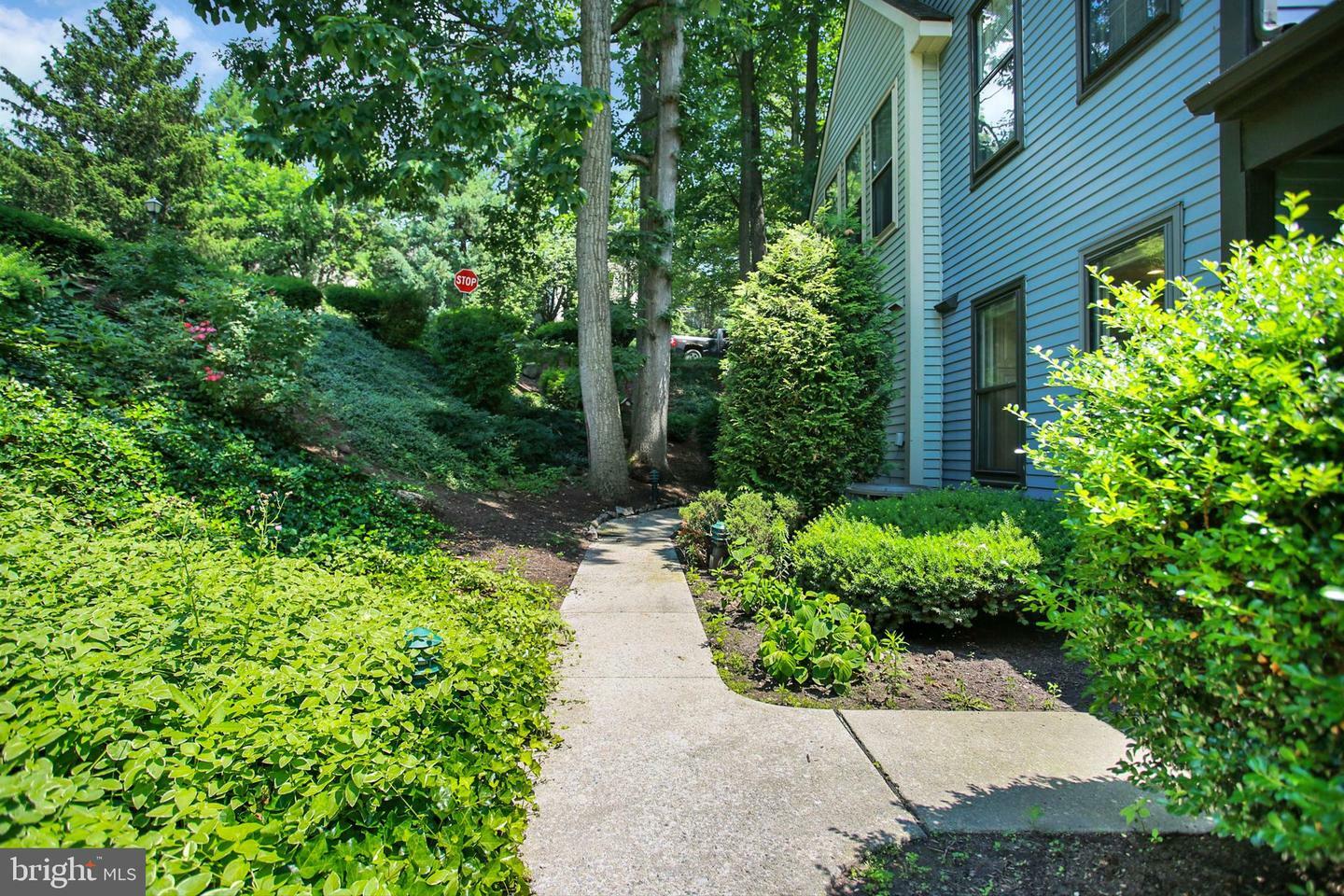 Property Photo:  1101 Galway Court  PA 17036 
