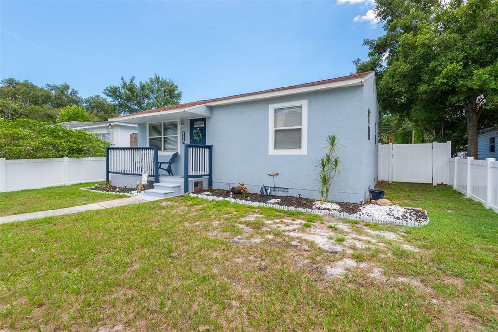 Property Photo: 1320 36th Avenue N FL 33704