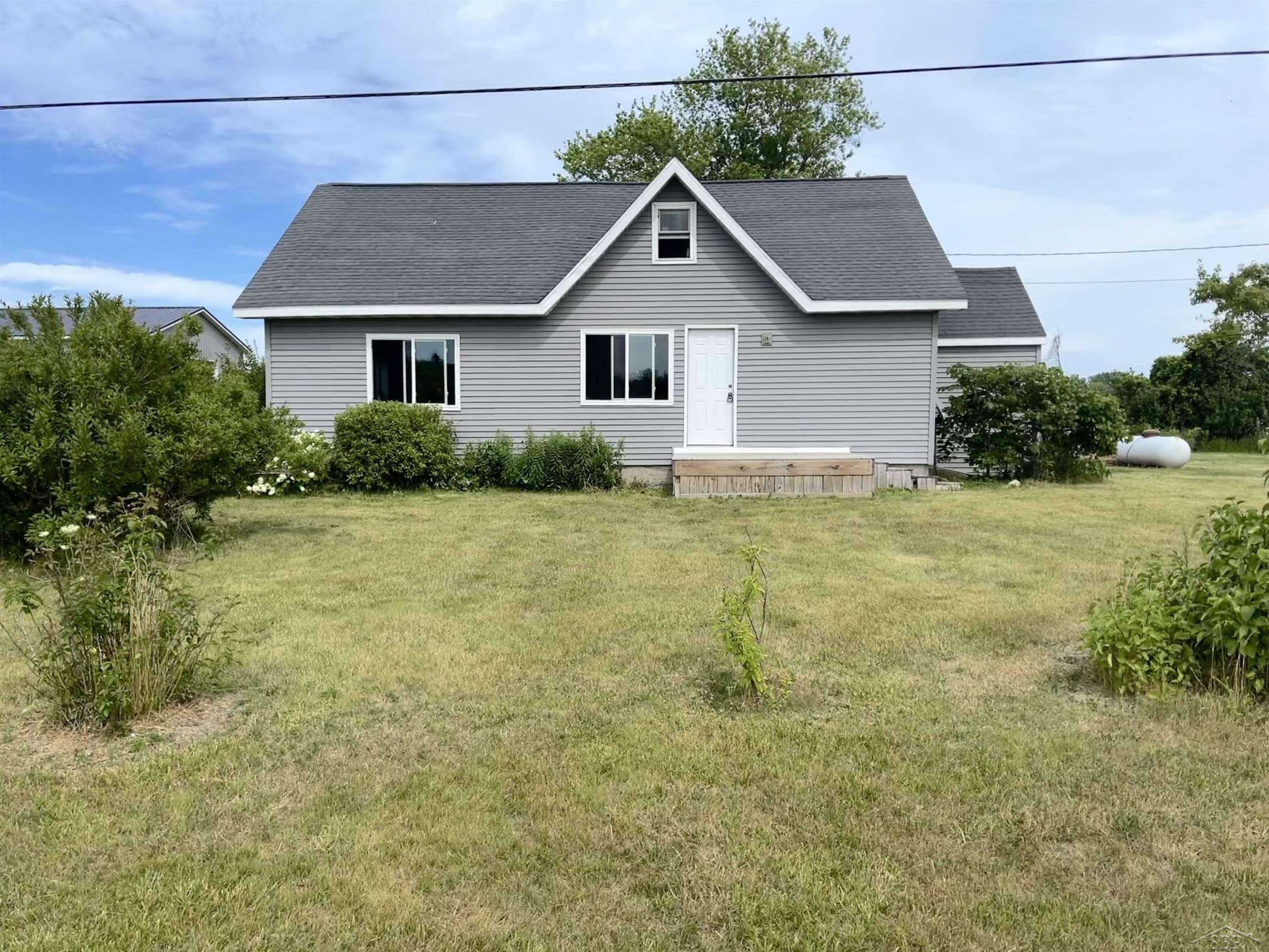 Property Photo: 1264 N M-65 MI 48766