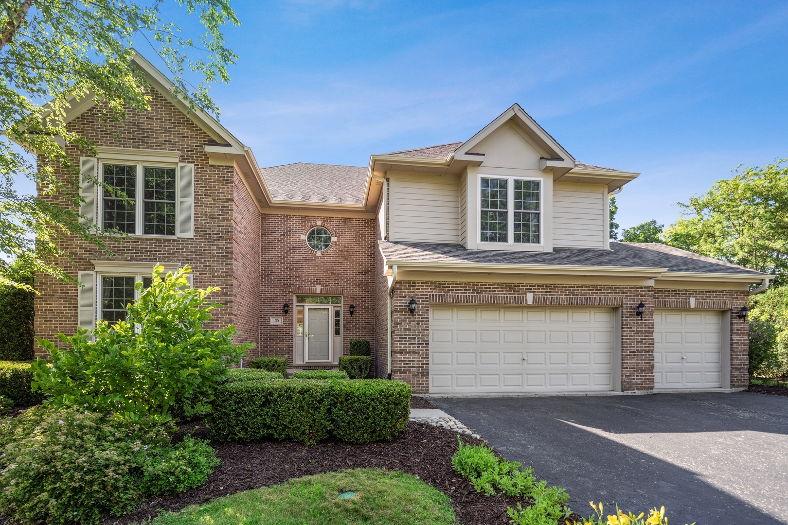Property Photo: 110 Manchester Drive IL 60010