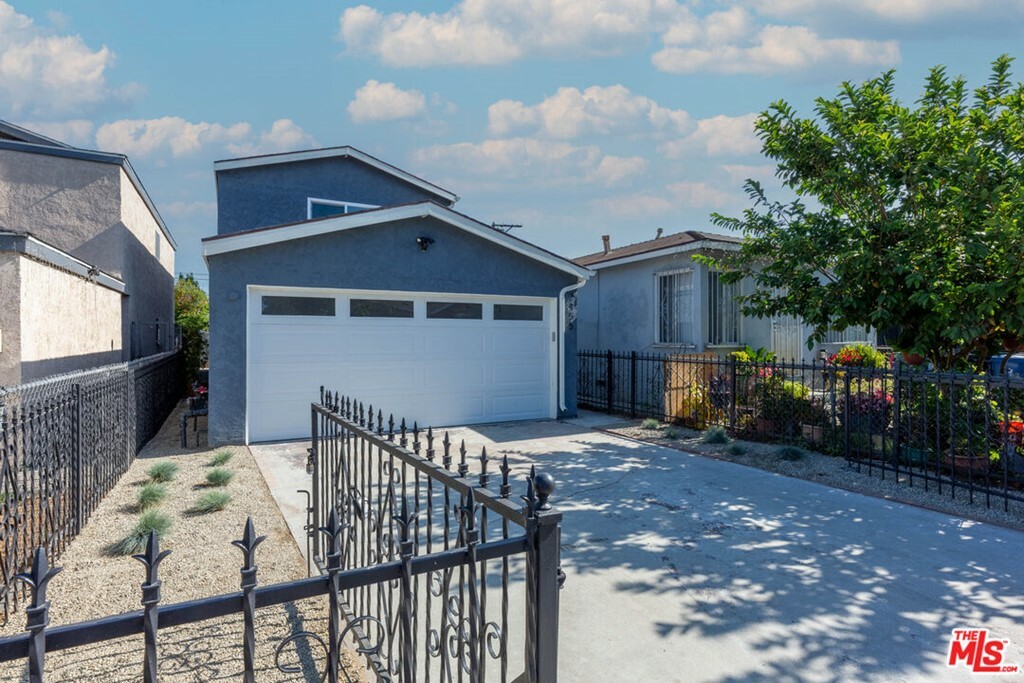 Property Photo:  2455 E 114th Street  CA 90059 