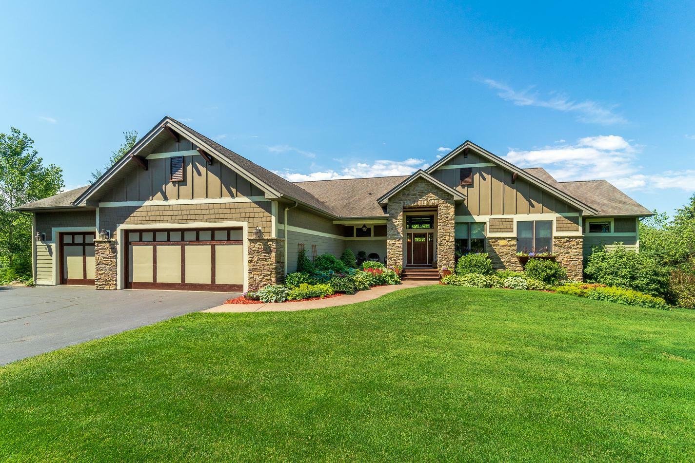 Property Photo:  314 Meadow Ridge Court  WI 54016 