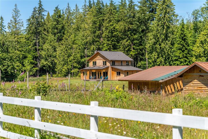 Property Photo:  5131 Maxwelton Road  WA 98260 