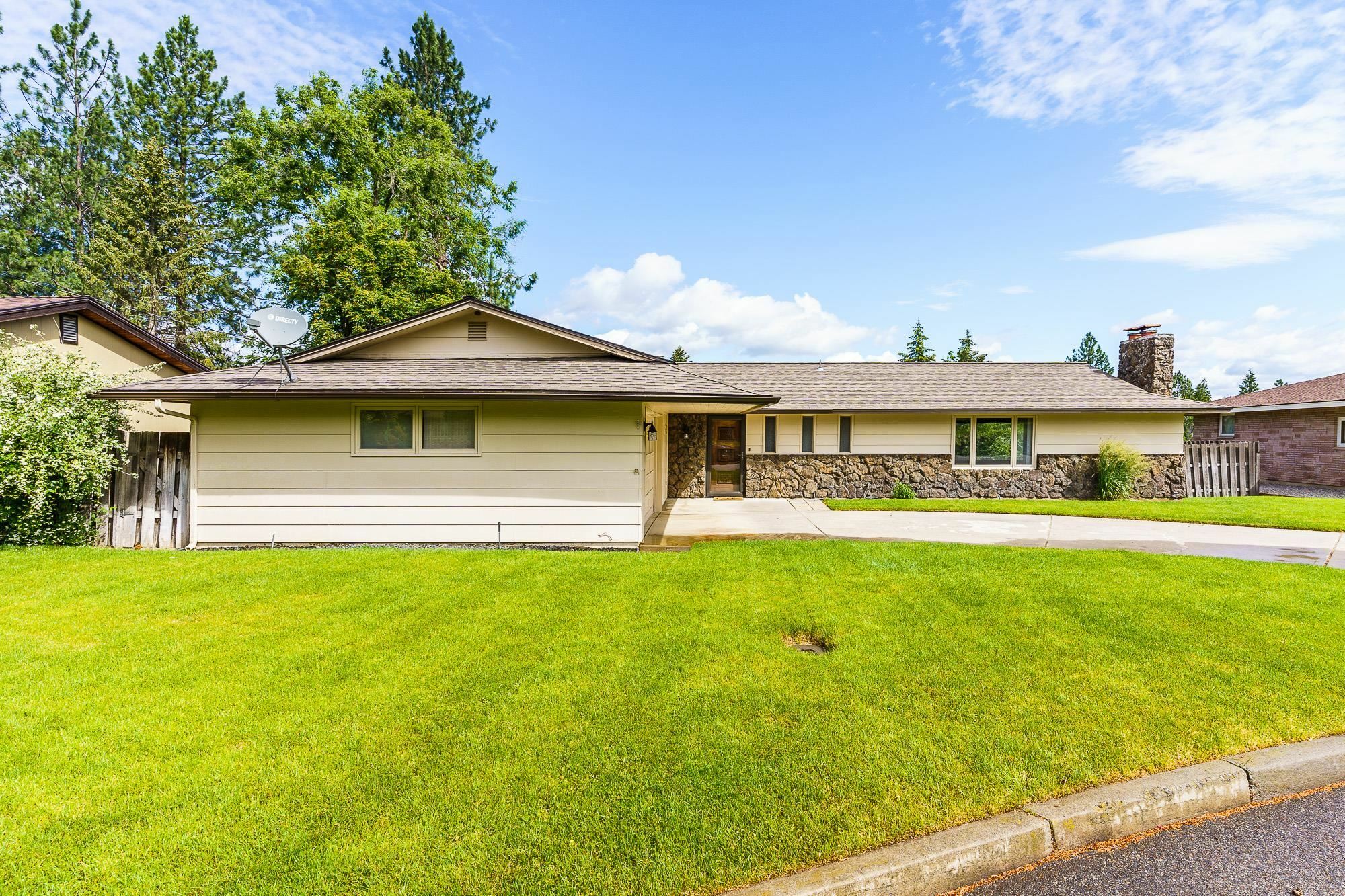 Property Photo: 2916 S Raymond Cir WA 99206-6404