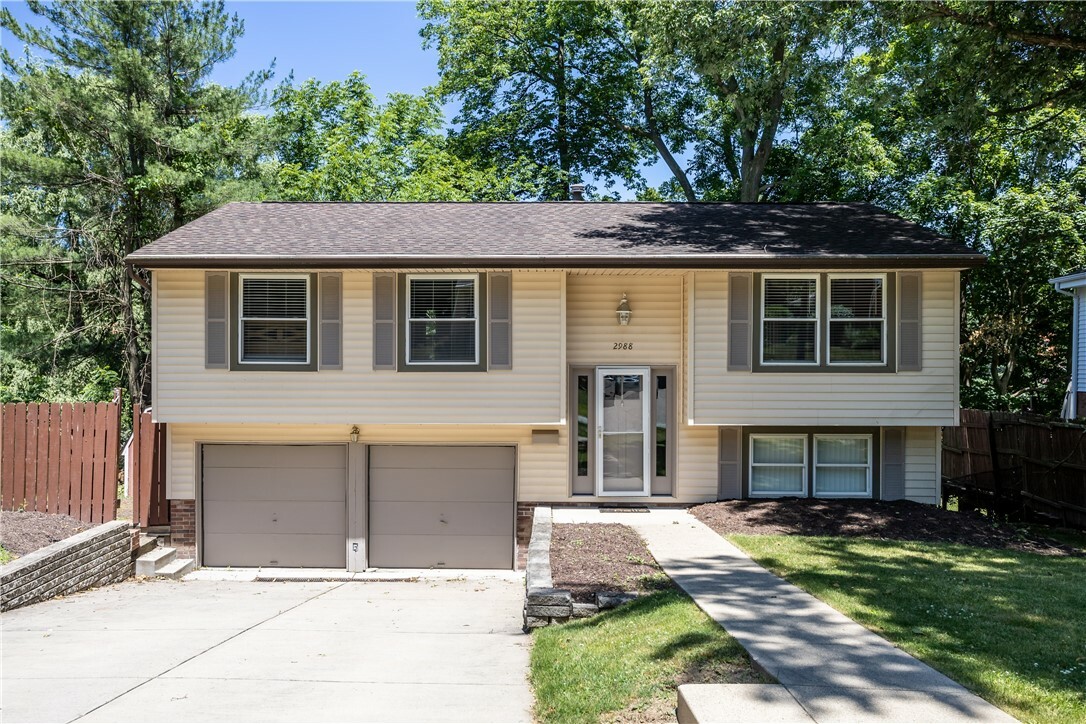 Property Photo: 2988 Eastview Rd PA 15102