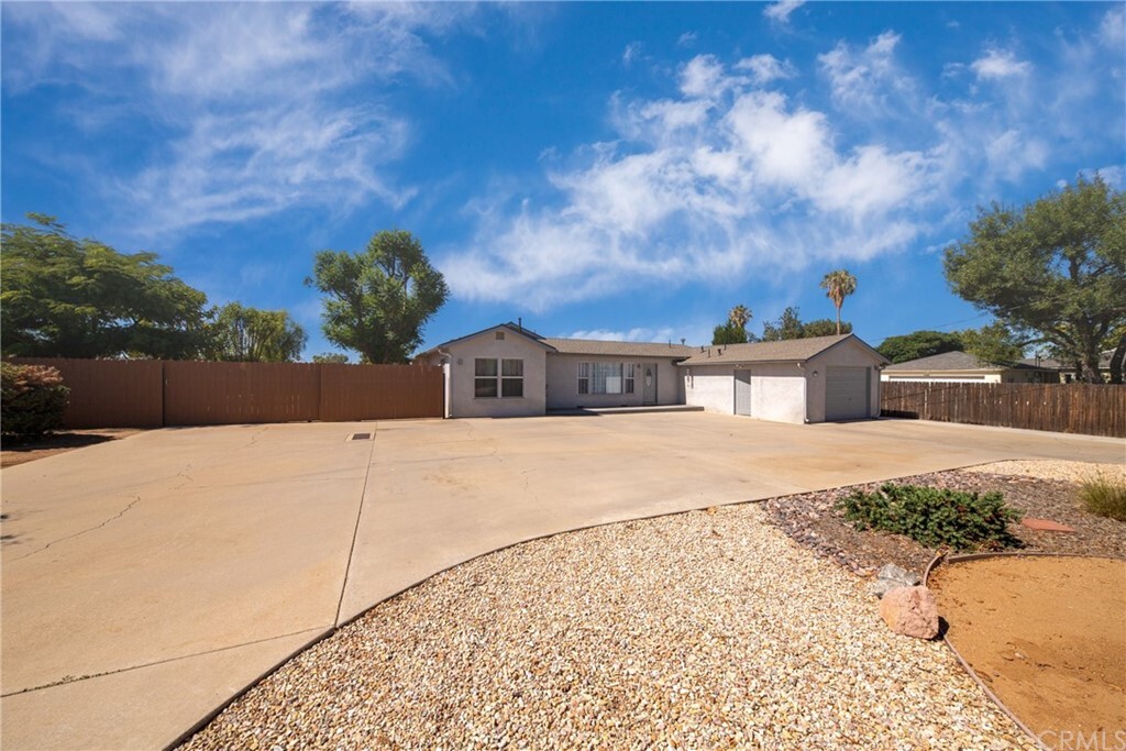 Property Photo: 325 W Avenue L CA 92320
