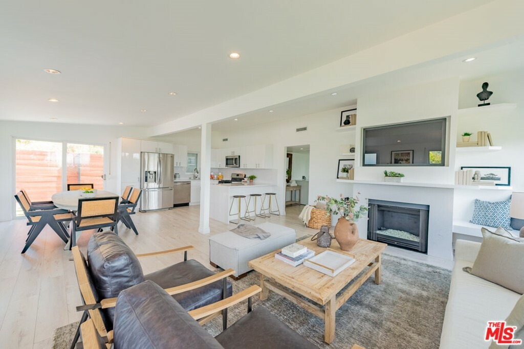 3411 Bonnie Hill Drive  Los Angeles CA 90068 photo