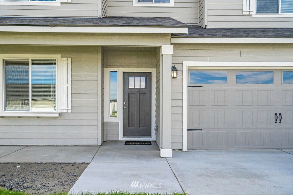 Property Photo:  722 N Doumit Drive  WA 98837 