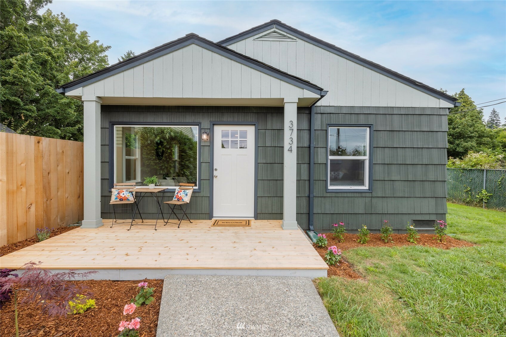 Property Photo:  3734 Laurel Place  WA 98312 