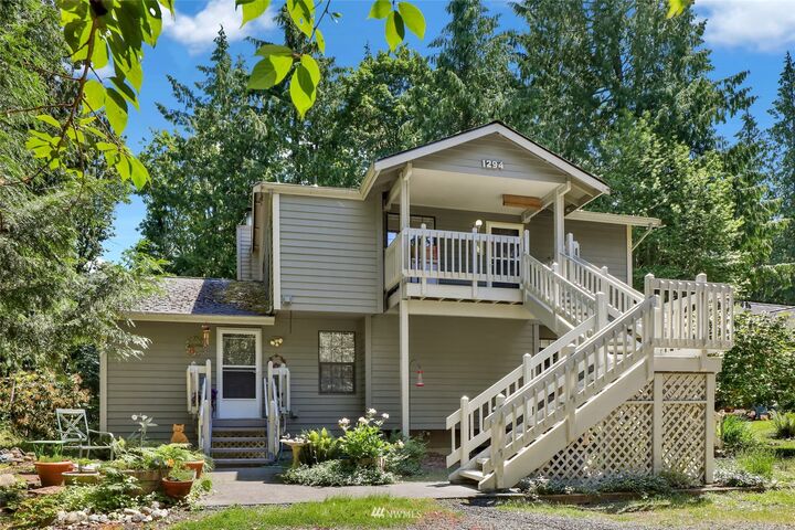 Property Photo: 1294 Lowe Avenue WA 98229